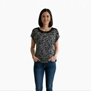A.U.W Black and White Animal Print Top Medium Short Skeeve